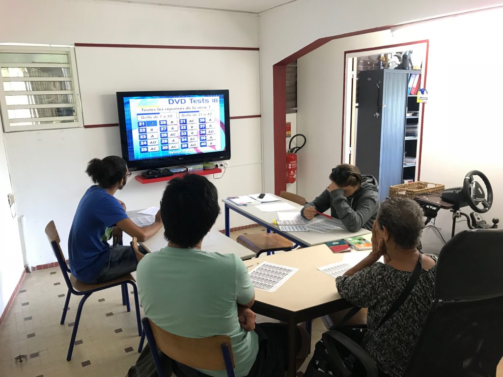 Auto-école EC2p 97200 Schoelcher, salle de formation au code de la route